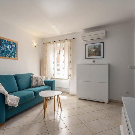 Degrassi Square Apartments (Adults Only) فيرسار المظهر الخارجي الصورة
