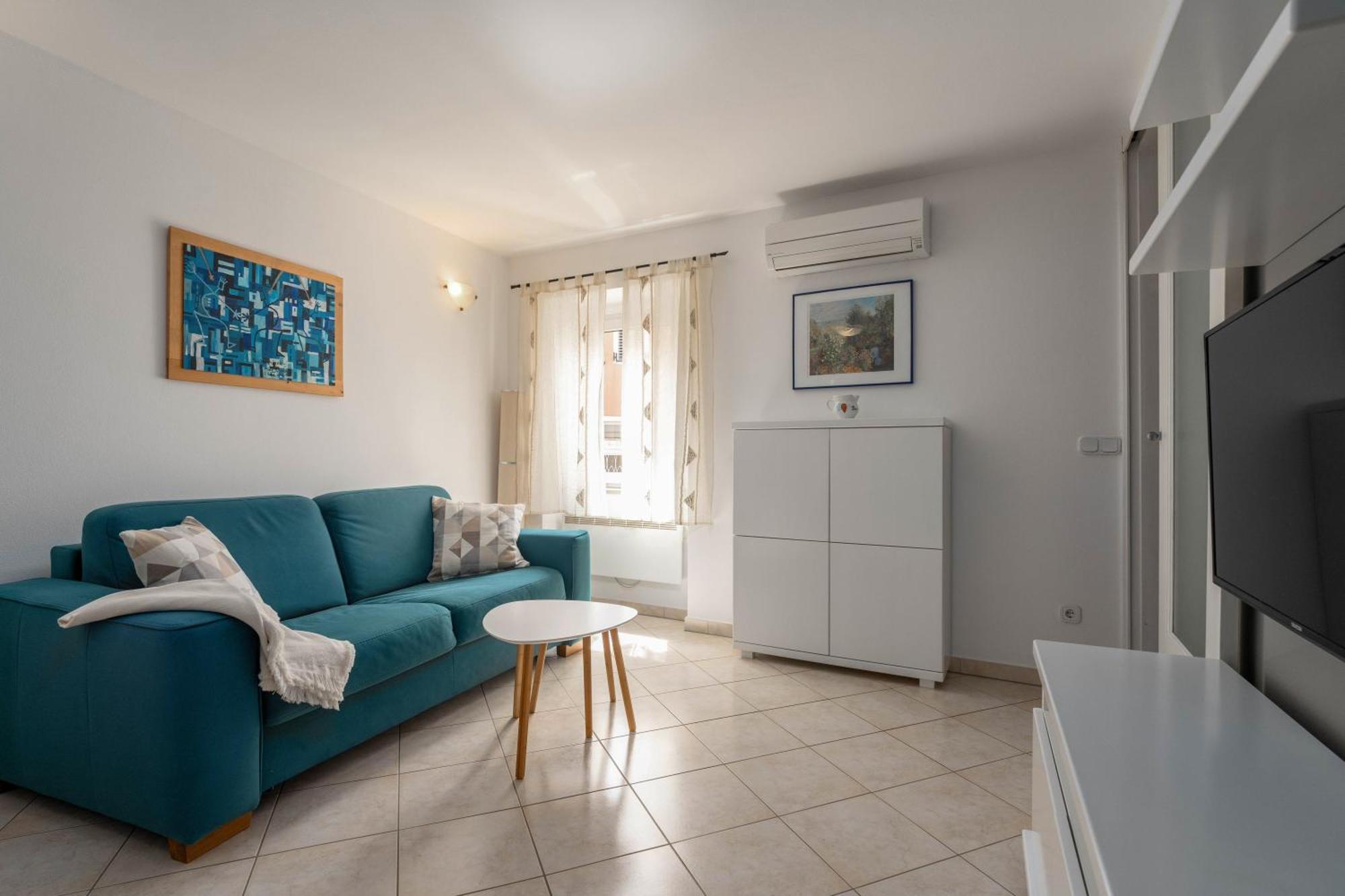 Degrassi Square Apartments (Adults Only) فيرسار المظهر الخارجي الصورة
