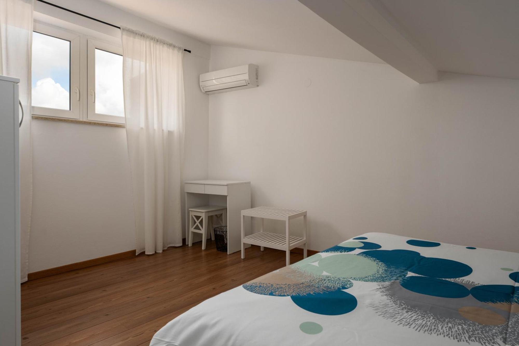 Degrassi Square Apartments (Adults Only) فيرسار المظهر الخارجي الصورة